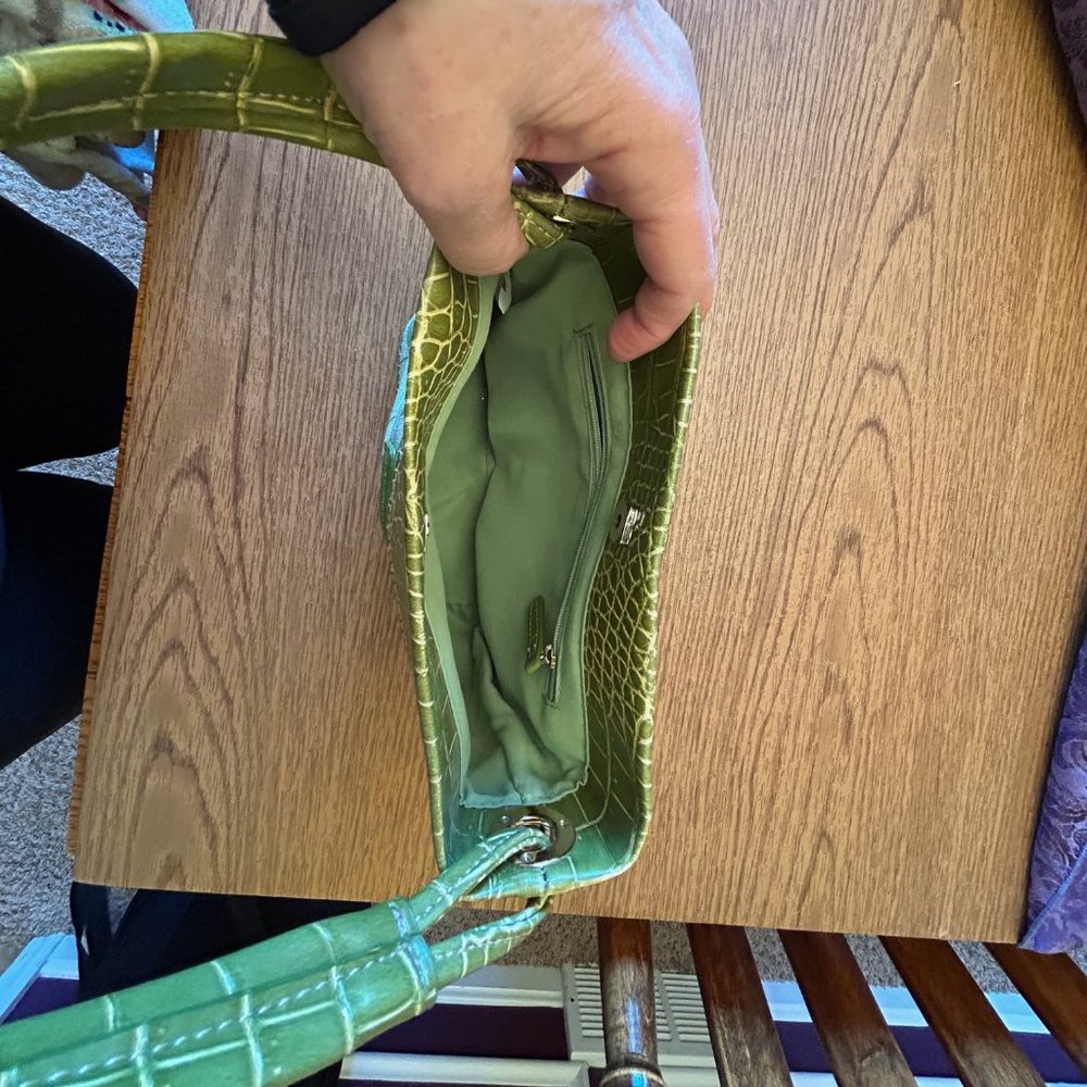 Light Green purse, Liz Claiborne bag - Picture 3 of 6